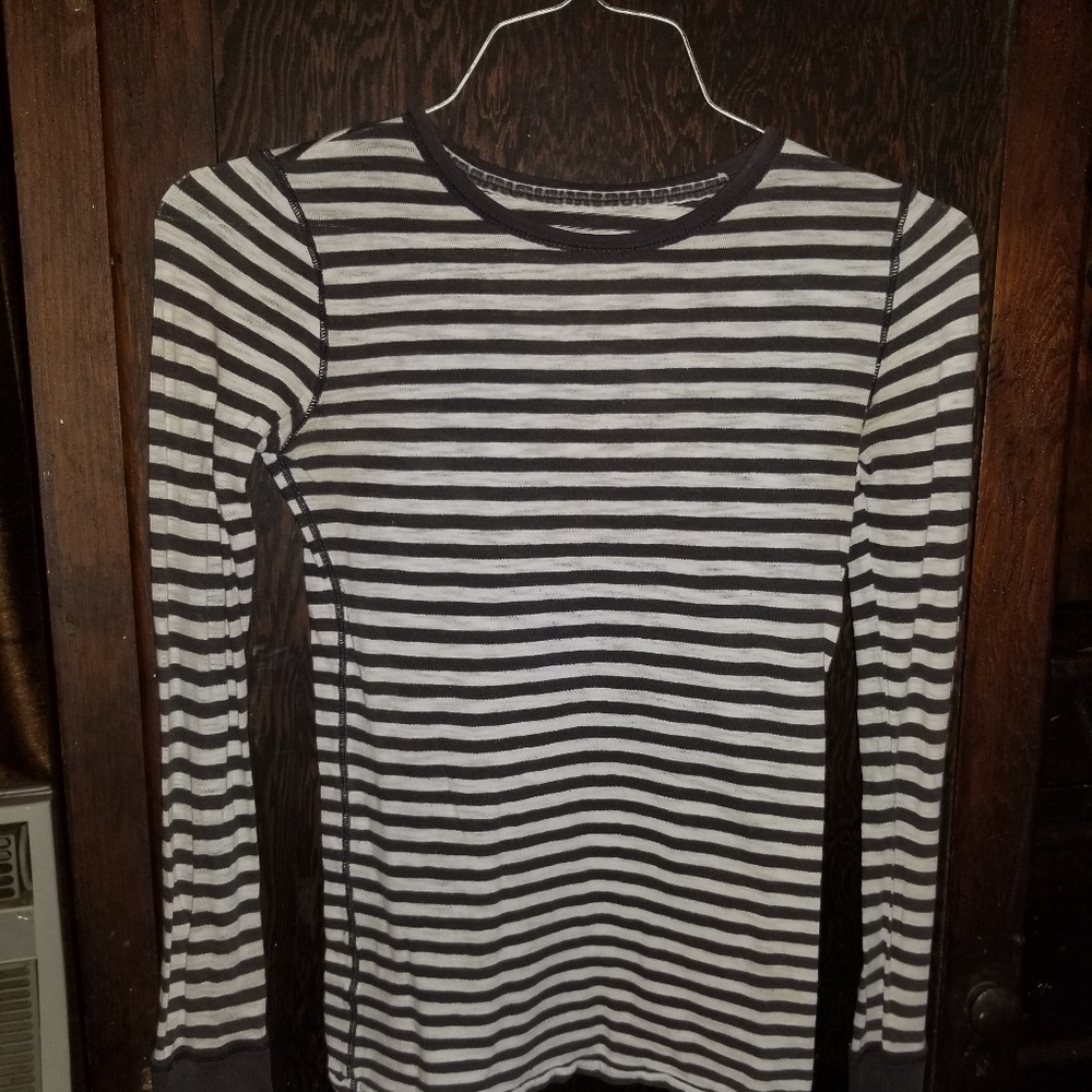 Ae navy striped tee